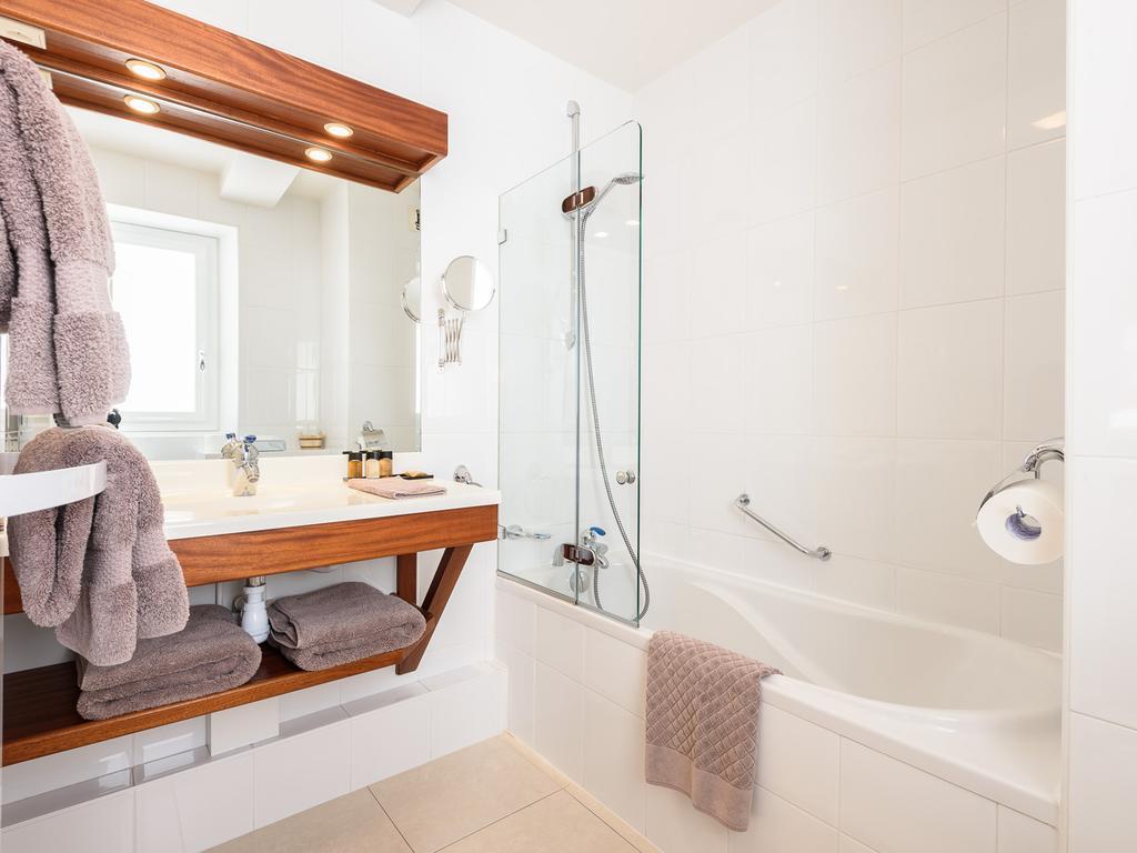 Hotel Les Almadies - Coeur De Ville 생장드루즈 외부 사진
